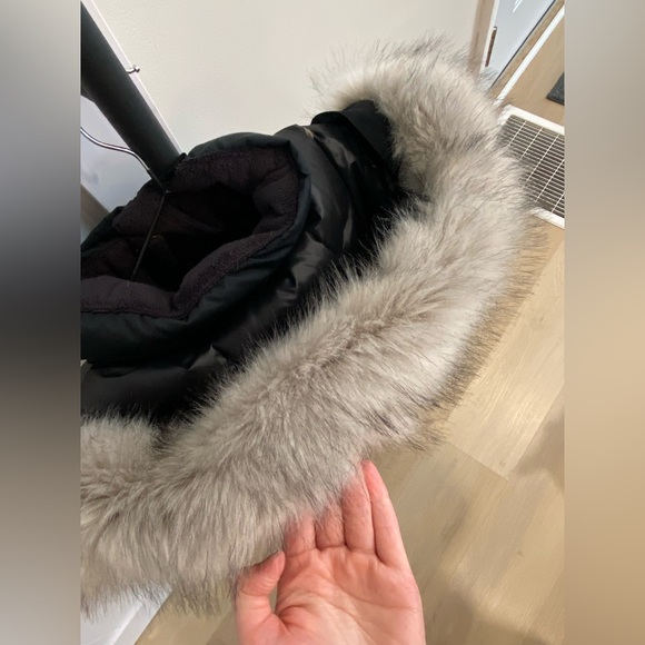 Columbia Women’s Down Filled Winter Coat - Picture 5 of 5